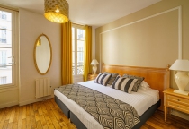 APARTMENTS DU LOUVRE - LE MARAIS PARIS, FRANCE APARTMENTS DU LOUVRE - LE MARAIS PARIS, FRANCE