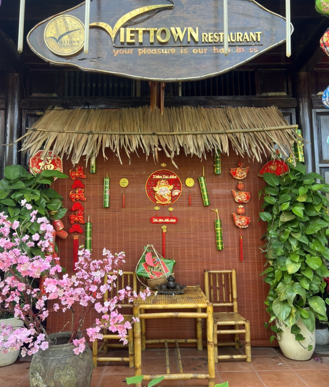 VIETTOWN GARDEN RESTAURANT, HOI AN