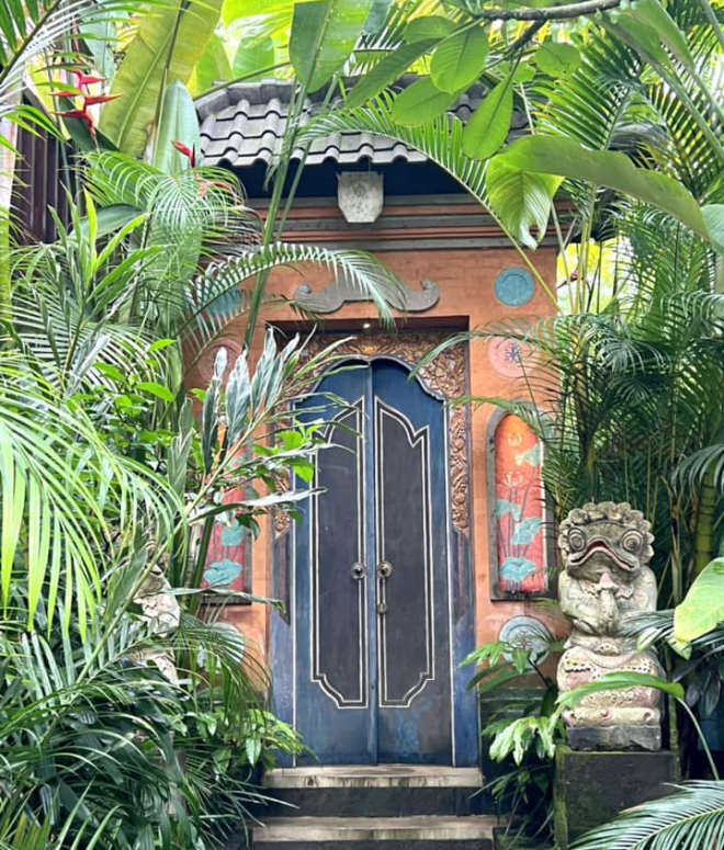 INDONESIA TOUR - BALI - UBUD - KUTA - BOROBUDUR - JAKARTA